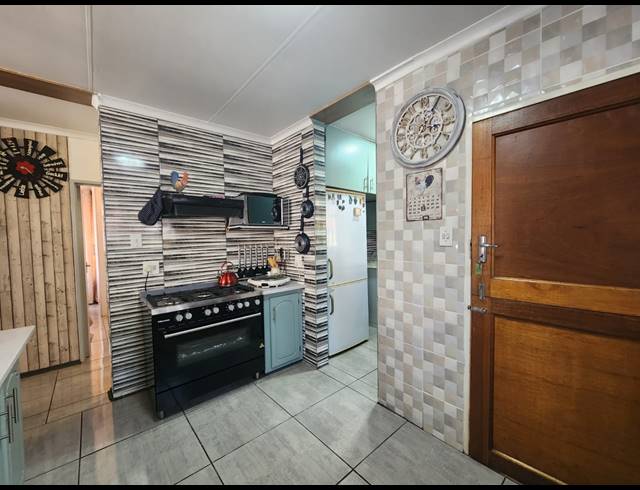 2 BEDROOM TOWNHOUSE SOLD IN THREE RIVERS